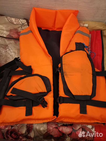 Спасательный жилет бу