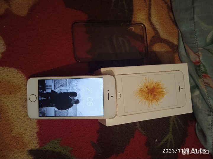 iPhone SE, 32 ГБ
