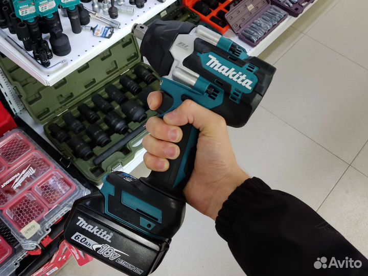 Makita DTW700