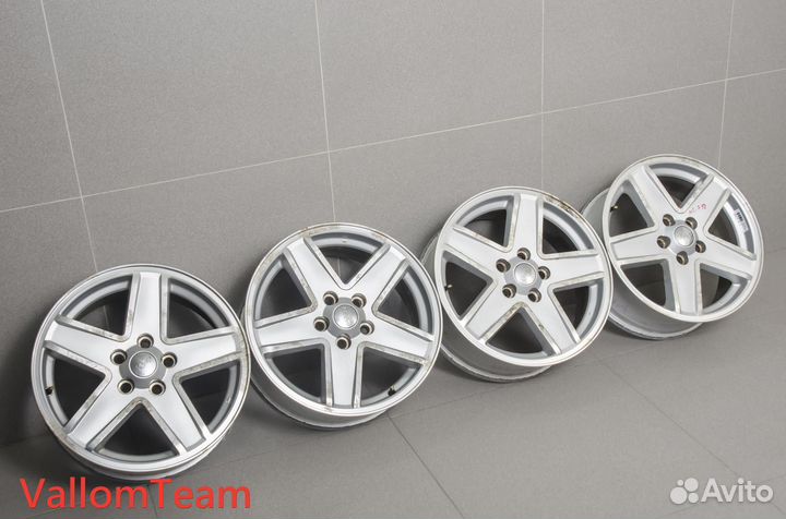 Лот M86758 Оригинальные 17-е диски jeep