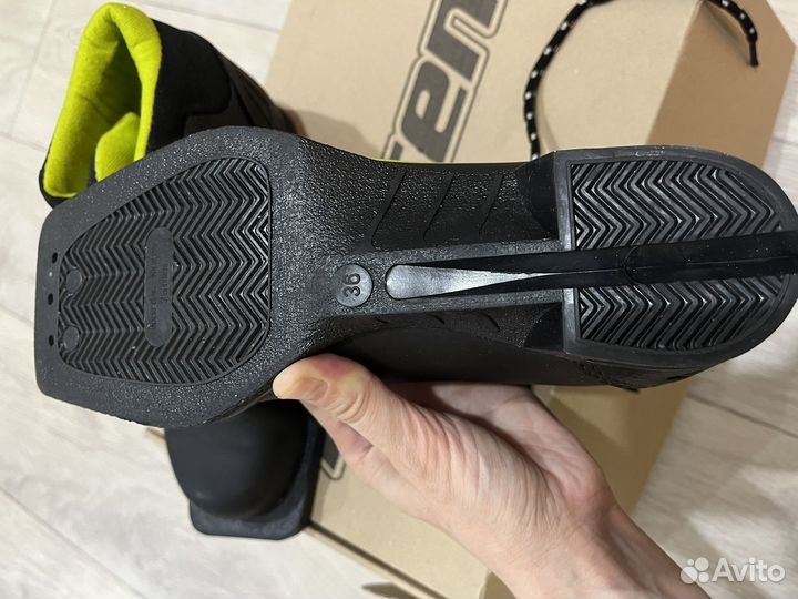 Лыжные ботинки