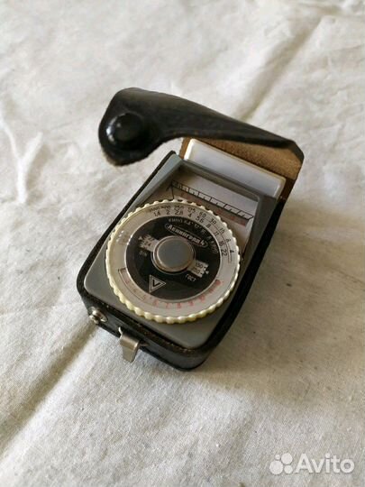 Фотоэкспонометр Ленинград-4. Светофильтры желтые