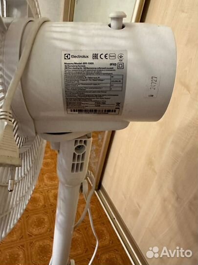 Вентилятор напольный electrolux EFF 1005
