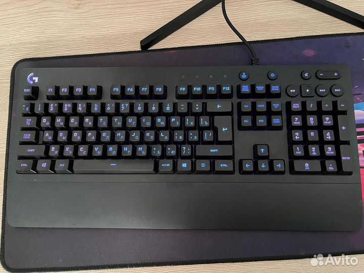 Игровая мембранная клавиатура “Logitech G213”