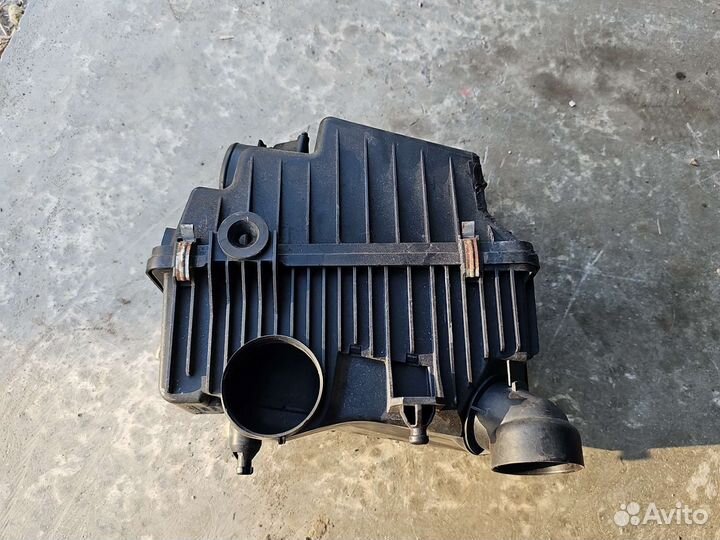 Корпус воздушного фильтра Mazda CX-7