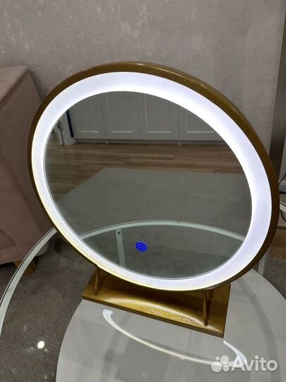 Гримерное зеркало с подсветкой