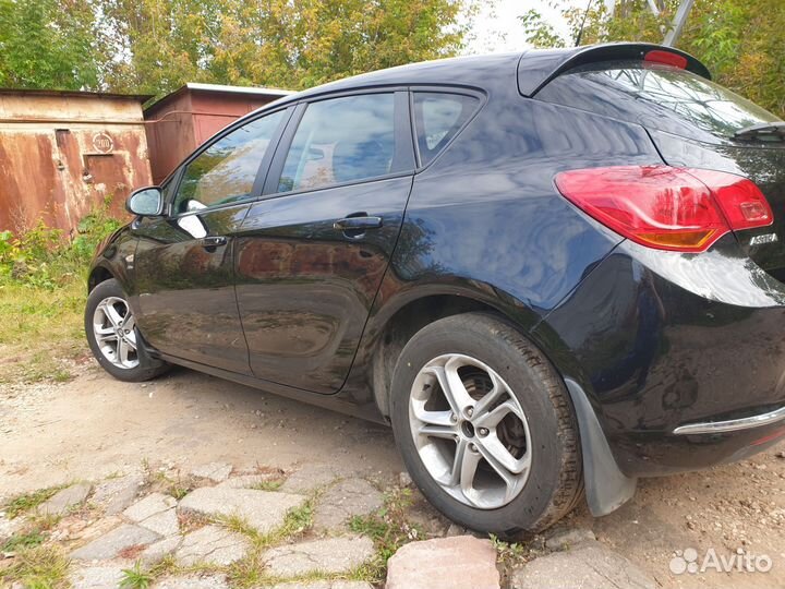 Opel Astra 1.6 МТ, 2013, 80 800 км