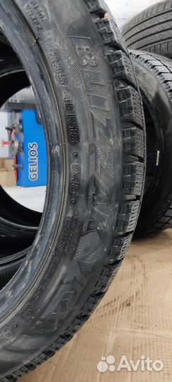 Bridgestone Blizzak VRX 235/45 R18 94S