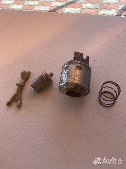 Втягивающее реле Renault