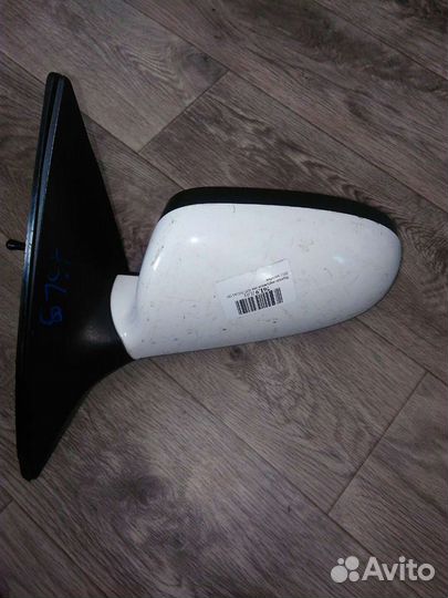 Боковое зеркало б/у на hyundai ай30