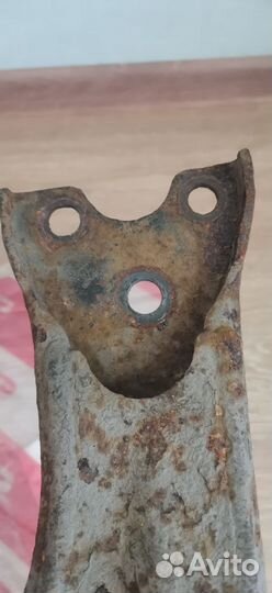 Рычаг передней подвески Toyota Avensis t25