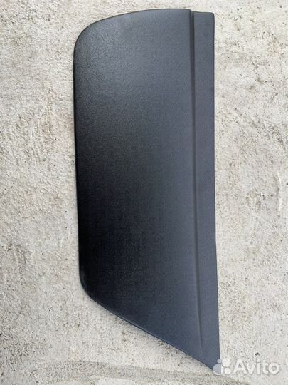 Пластиковая дверная накладка на газель