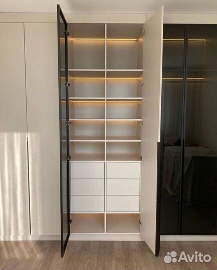 Шкаф до потолка