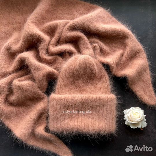 Шапка женская из ангоры пух норки бактус