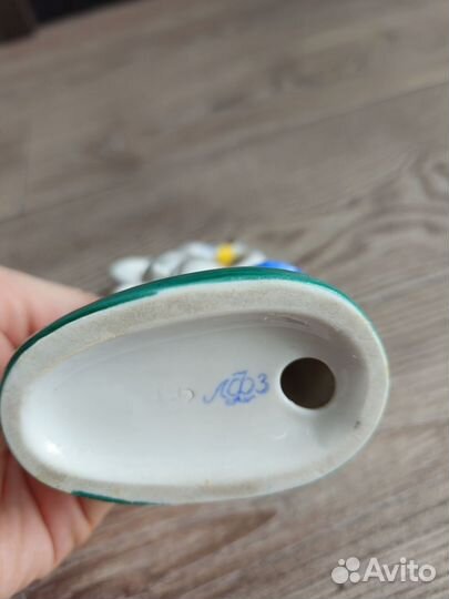 Фарфоровая статуэтка 