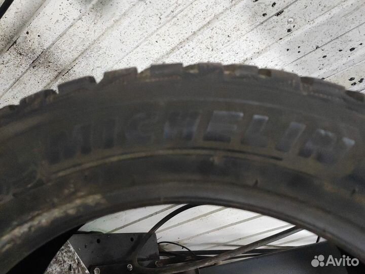 Michelin X-Ice North 4 215/55 R17