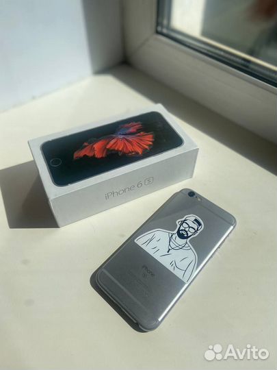 Телефон iPhone 6s