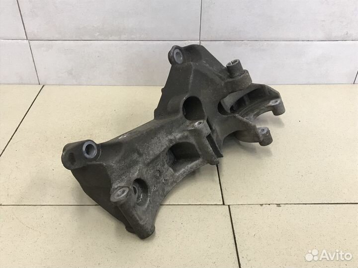 Кронштейн генератора Duster 2012