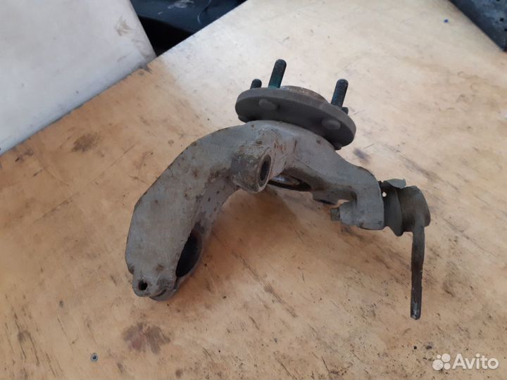 Поворотный кулак Ford Focus 2