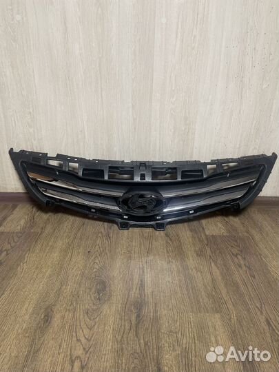 Решетка радиатора Hyundai Solaris
