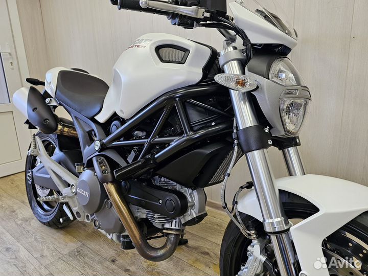 Ducati Monster 696 ABS 2011 10'850 км Из Европы