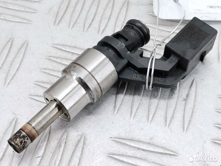 Форсунка Volkswagen Touran 2005 03C906036A