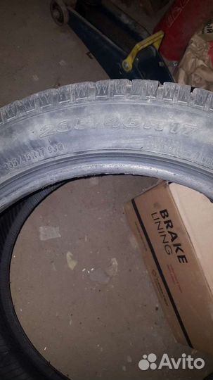 Toyo Celsius 235/45 R17
