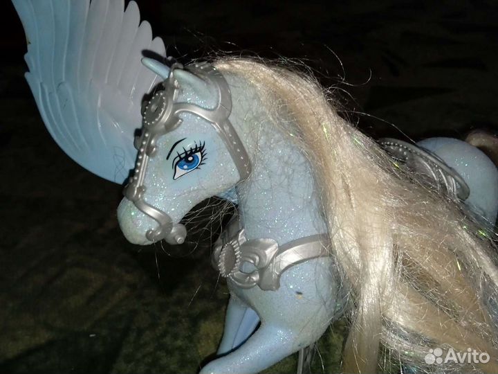 Конь игрушка