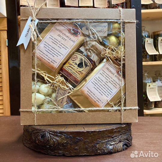 Подарочный набор с чаем и сладостями