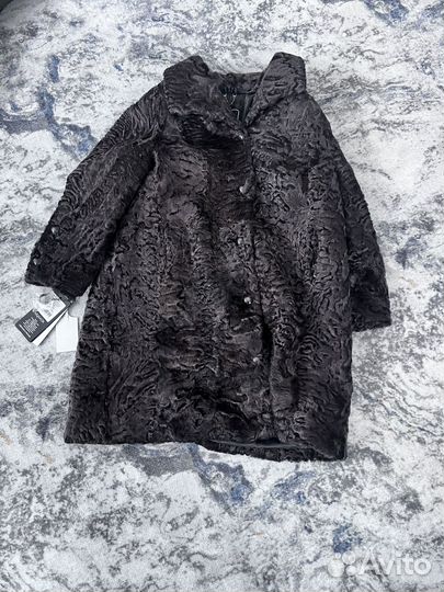 Шуба из меха каракуль