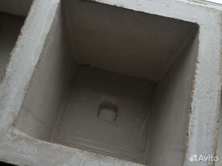 Вазон (кашпо) ёмкость из камня для туй, цветов