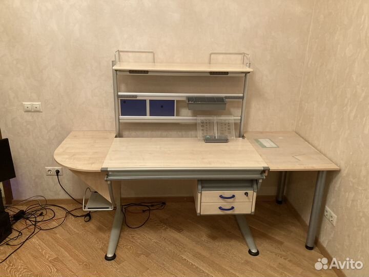 Растущая парта moll