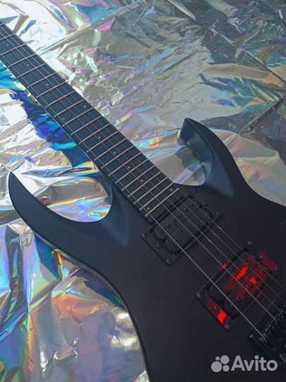 Электрогитара S by solar