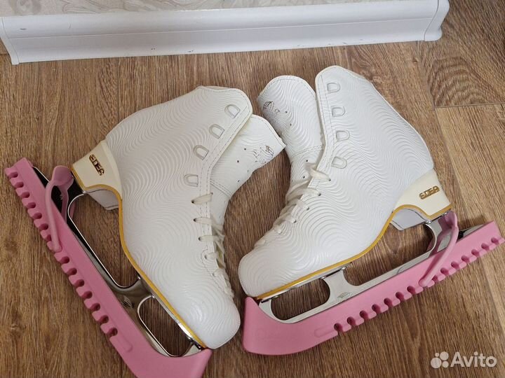 Фигурные коньки edea 250 wave