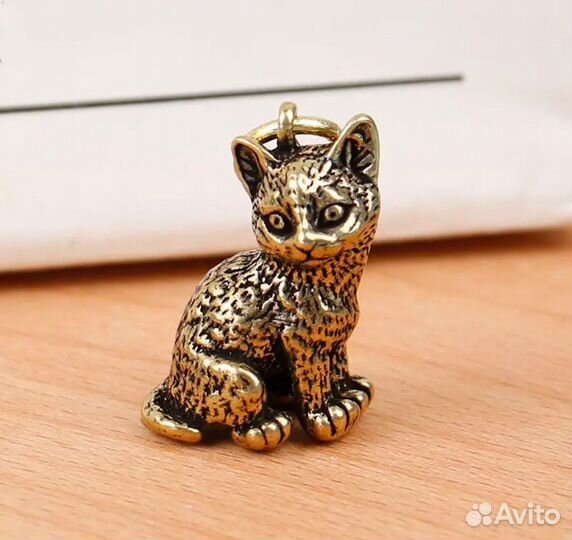 Фигурка кота