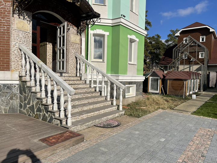 Дом 790,1 м² на участке 11,5 сот.