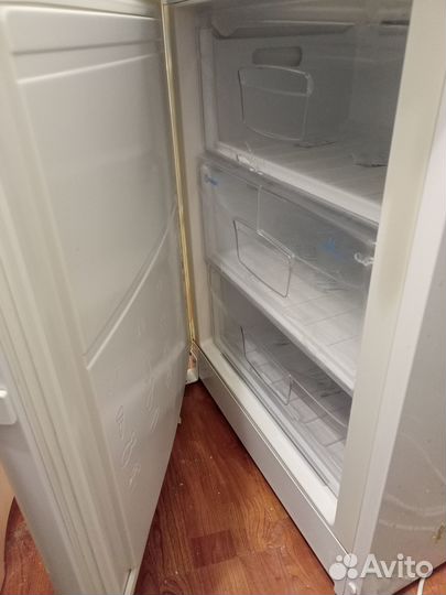 Продам холодильник Indesit (бу)