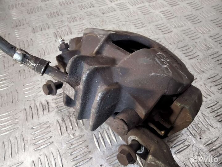 Суппорт передний левый Volvo S60 2000-2004