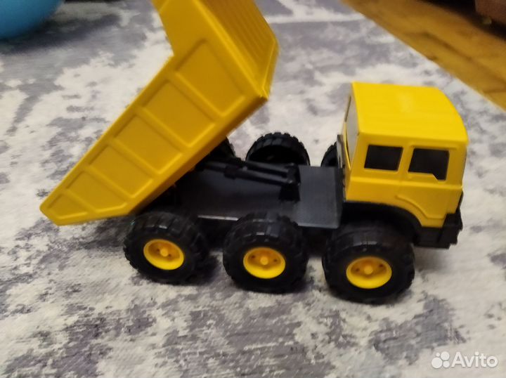 Игрушка грузовик