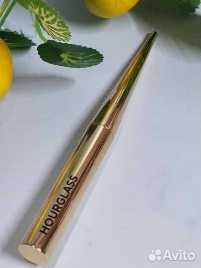 Помада hourglass