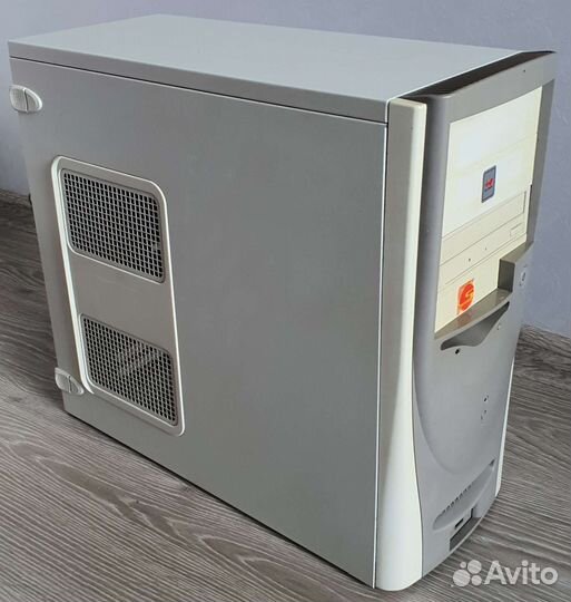 Корпус ATX InWin