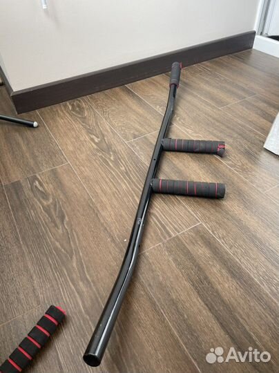 Турник настенный