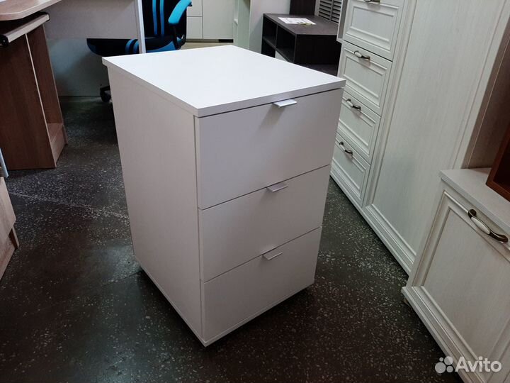 Тумба 3 ящика белая