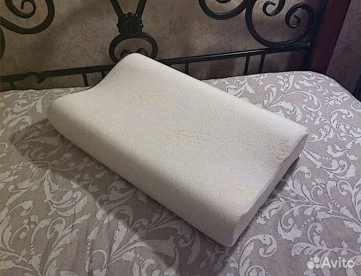 Ортопедическая подушка с эффектом памяти