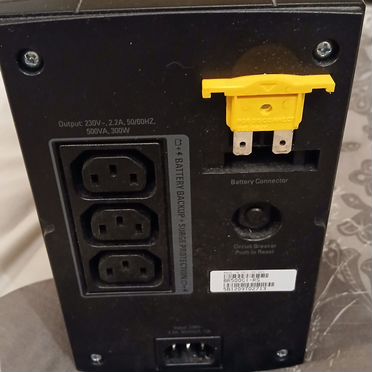 Бесперебойник APS Back-UPS RS 500