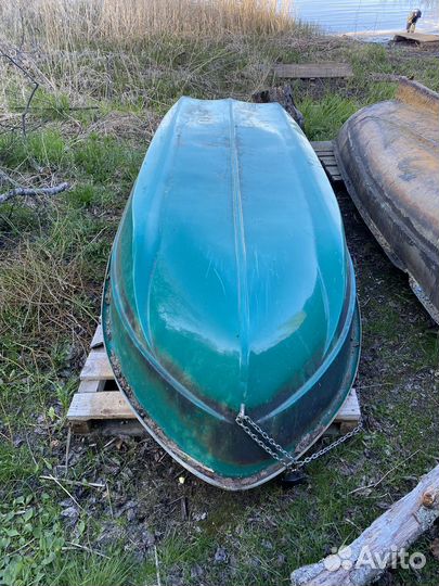 Стоянка лодки на берегу Суходольского озера