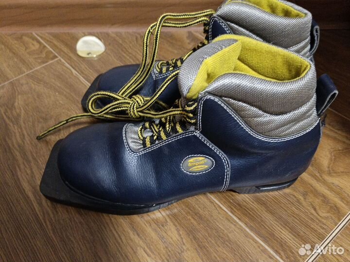 Лыжные ботинки