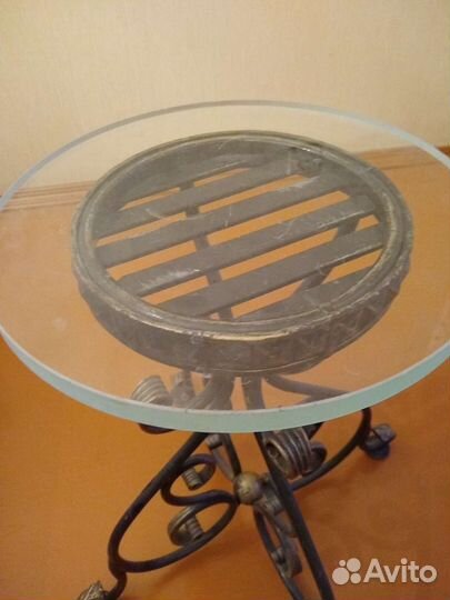 Подставка кованая для цветов