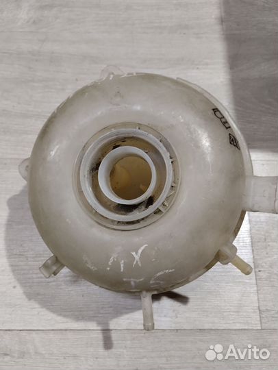 Бачок расширительный Volkswagen Transporter 5