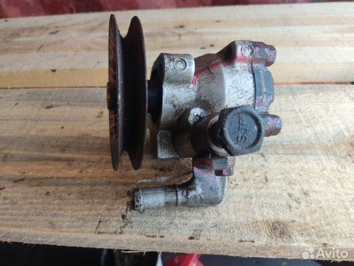 Насос гура Hyundai Accent седан 2009